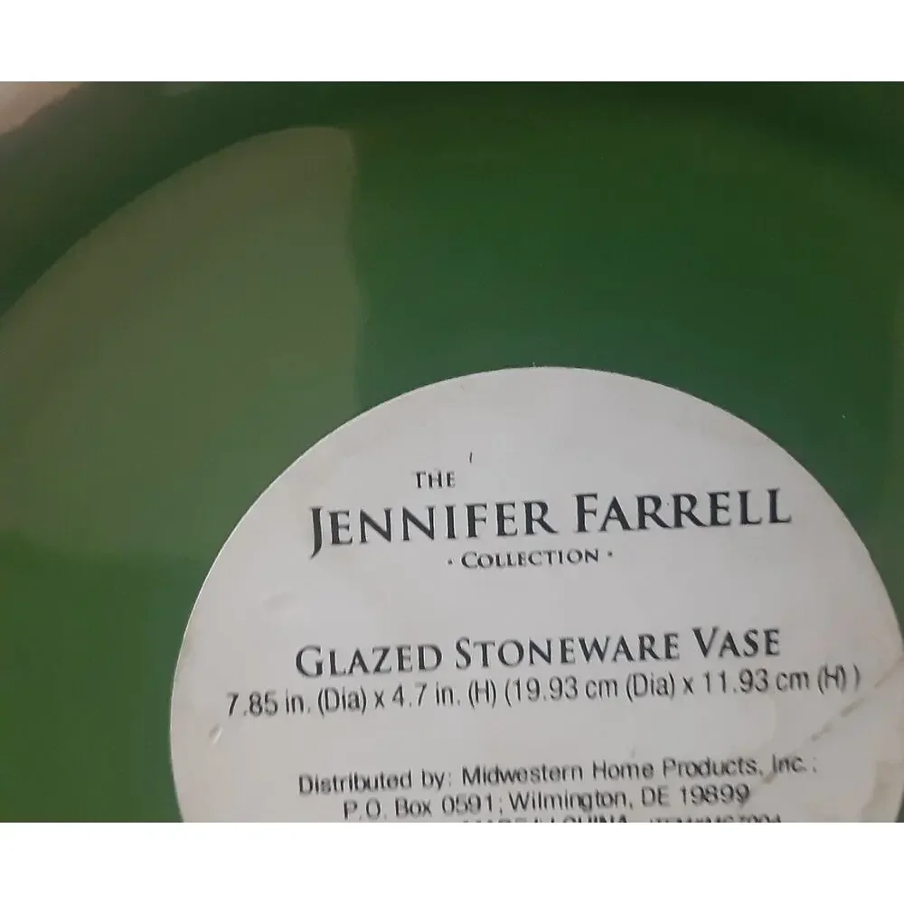 Jennifer Farrell Stoneware Vase Arugula Green Japandi